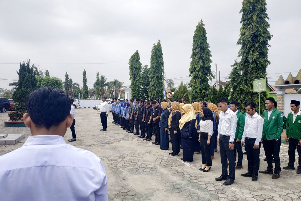 upacara bersama hut RI PN 4